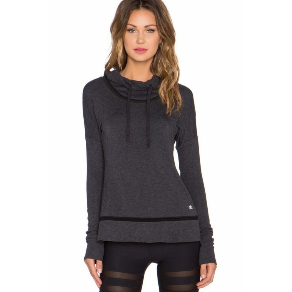 ALO YOGA Hail Long Sleeve Athletic Top in Charcoal Heather/Black Size medium